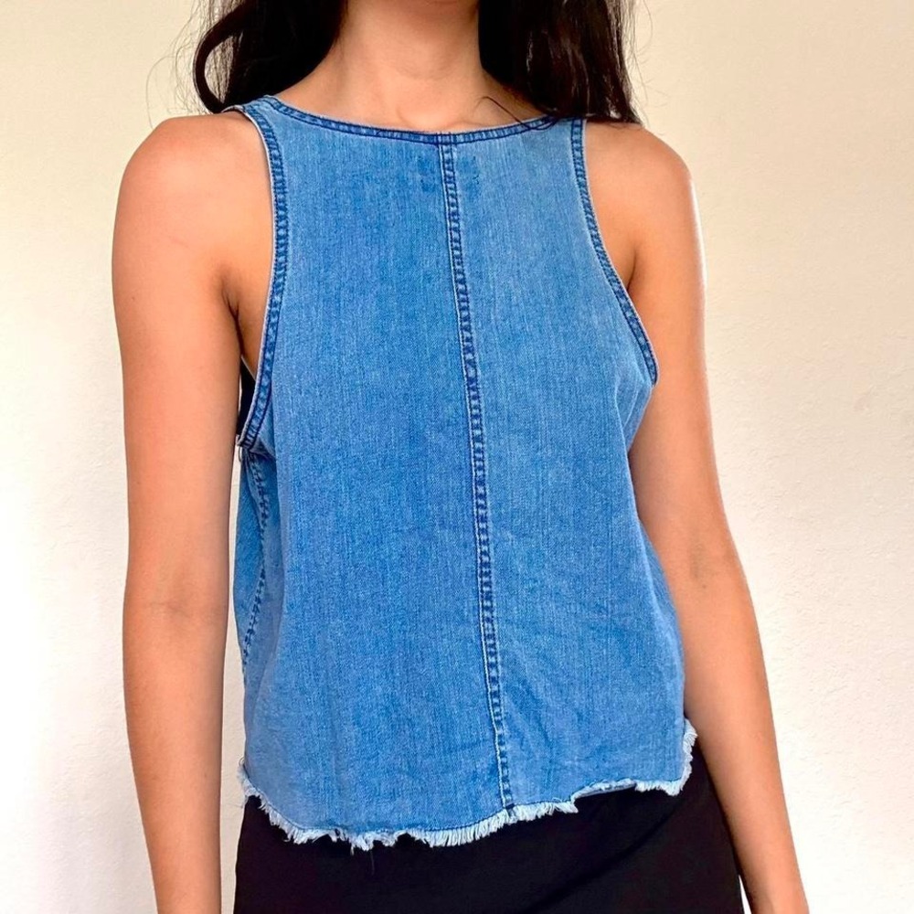 Aritzia Wilfred Free Light Wash V-Neck Denim Tank